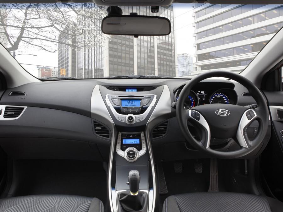  Hyundai Elantra 2011 года  (ZA) (фото 6 из 16)